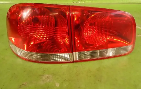 Volkswagen Touareg I Rear/tail lights 7L6945095K
