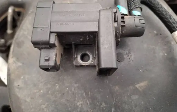 Chevrolet Captiva Turbo solenoid valve 25183170