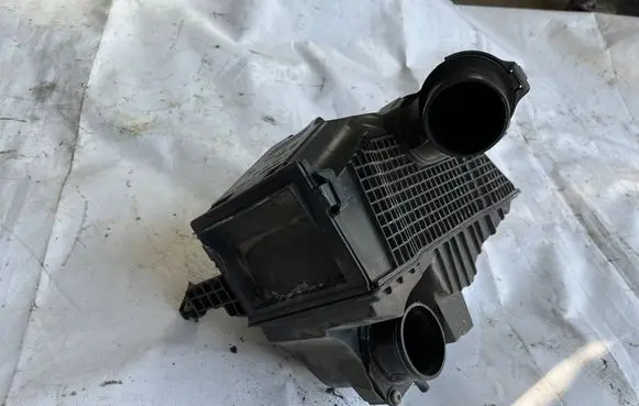 Renault Captur Air filter box 165001258R
