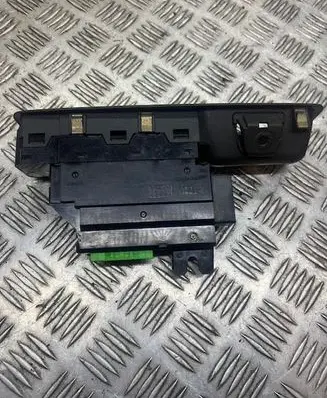Volvo S60 Electric window control switch 8682949 MD052300032