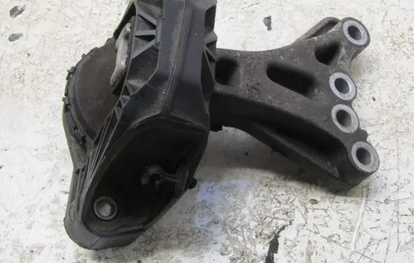 Peugeot 3008 II Engine mount vacuum valve 1111