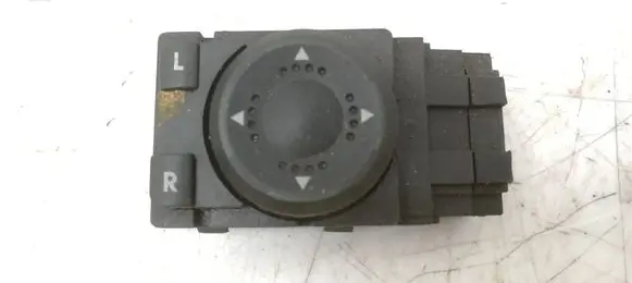 Volkswagen PASSAT B5 Wing mirror switch