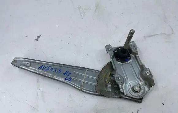 Toyota Avensis T250 Rear door manual window regulator