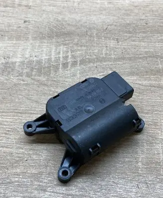 Seat Leon (1P) Air flap motor/actuator 4F0820511 0132801358