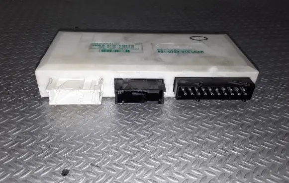 BMW 5 E39 Comfort/convenience module 61356920819 6010729015