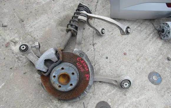 Mercedes-Benz C W205 Front wheel hub spindle knuckle