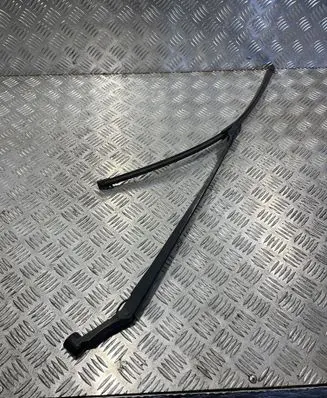 Windshield/front glass wiper blade