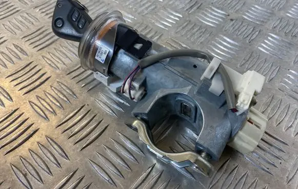 Subaru Impreza III Ignition lock 88215AG000 X1T25971