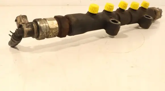 Toyota Avensis T250 Fuel main line pipe 8945860010