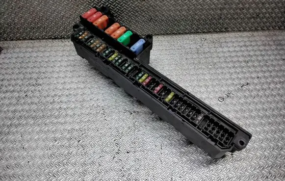 BMW 5 E60 E61 Fuse module 6114695733002