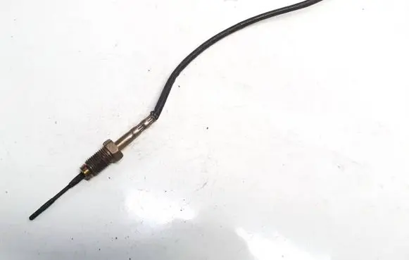 BMW 5 G30 G31 Exhaust gas temperature sensor 8589818 265700-9141
