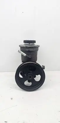 Toyota Avensis T250 Power steering pump 