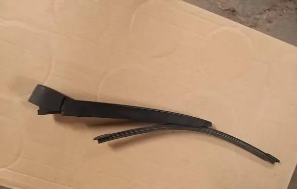 Volkswagen Touran II Rear wiper blade arm 5M0955707A