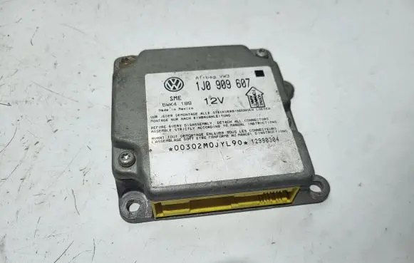 Volkswagen Golf IV Airbag control unit/module 1J0909607 12990304