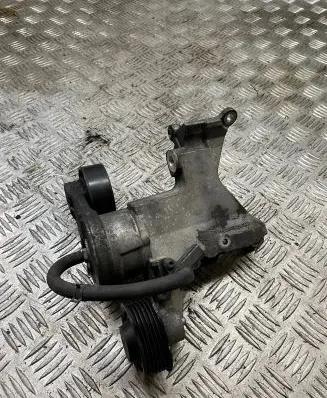 Jaguar XJ X308 Engine mounting bracket GX63-10239-AA
