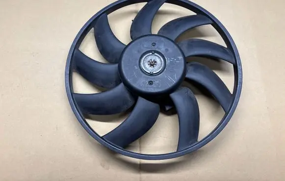 Porsche Macan (95B) Electric radiator cooling fan M160982