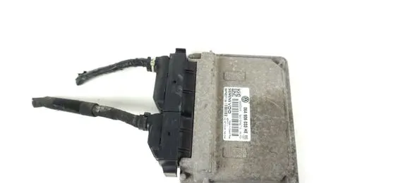 Seat Leon (1P) Engine control unit/module ECU 06A906033HE 5WP40371