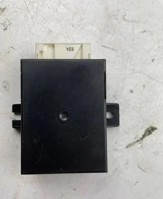 BMW 5 E39 Steering rack control module 61358352494 55892110 8352494