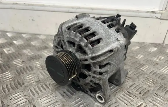 Ford C-MAX II Generator/alternator AV6N10300MD FG15T074 211312621545