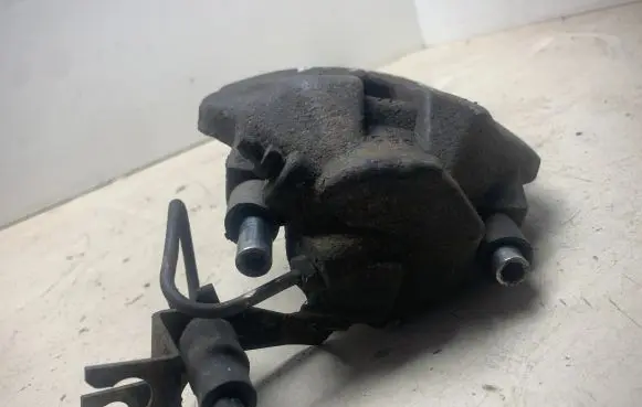Volkswagen PASSAT B5.5 Front brake caliper