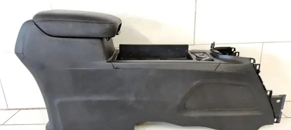 Honda CR-V Center console 