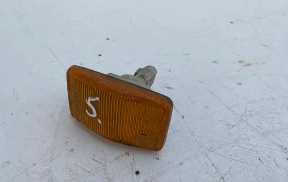 Toyota Corolla E90 Front fender indicator light 4446