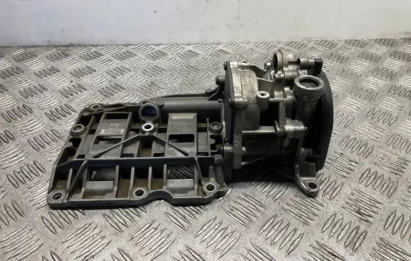 BMW 3 E90 E91 Oil pump 7810823