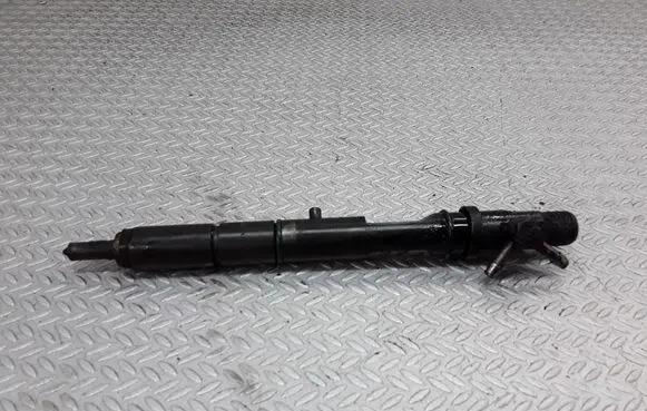 Audi A6 S6 C5 4B Fuel injector 059130201E