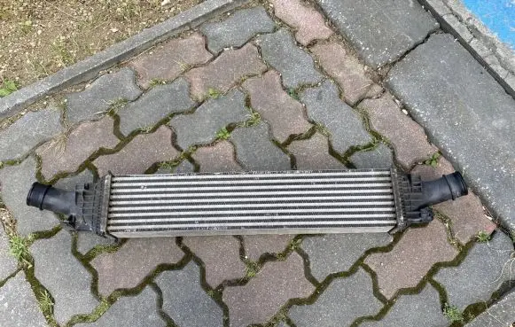 Audi A1 Intercooler radiator 8K0145805P
