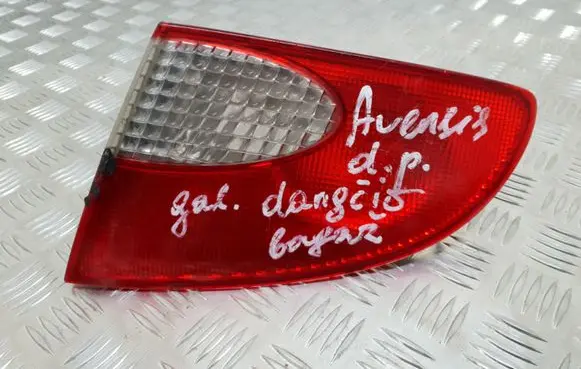 Toyota Avensis T220 Tailgate rear/tail lights 23300202