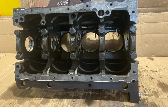Seat Ibiza III (6L) Engine block 038021A08M