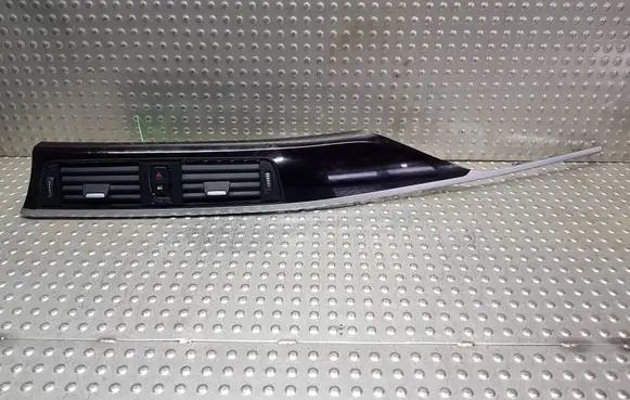 BMW 3 F30 F35 F31 Dash center air vent grill S26371432 9218552