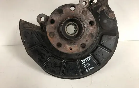 Volkswagen Jetta V Front wheel hub