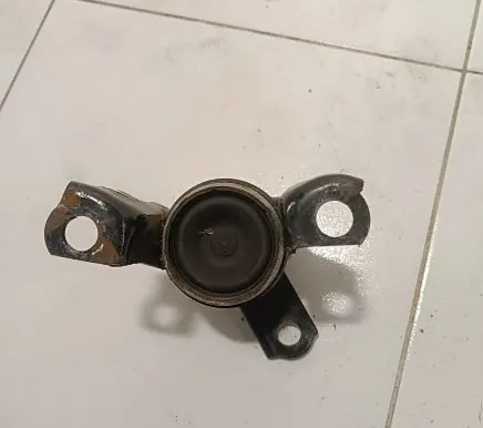 Ford Ecosport Engine mount bracket