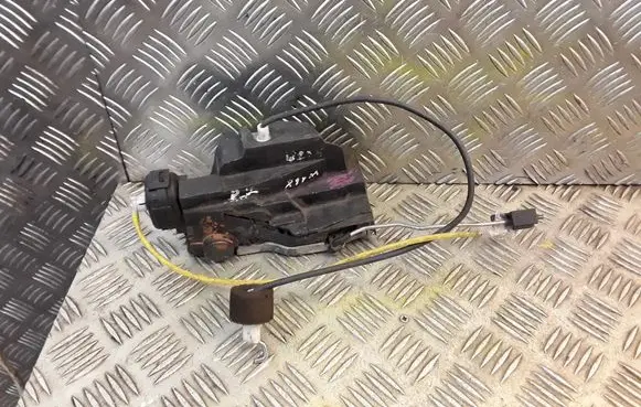 Mercedes-Benz A W168 Coupe door lock (next to the handle)