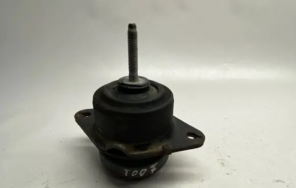 Ford Mustang VI Engine mount bracket