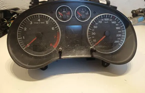 Audi A3 S3 8P Speedometer (instrument cluster) 8P0920930G 207814KM
