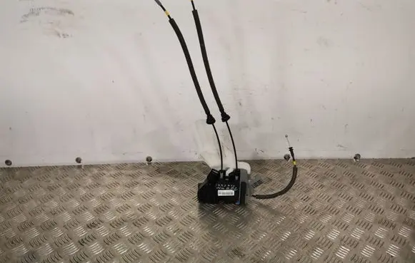 KIA Sorento Rear door lock 81420C5010