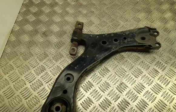 Toyota Camry VIII XV70 Front lower control arm/wishbone 117