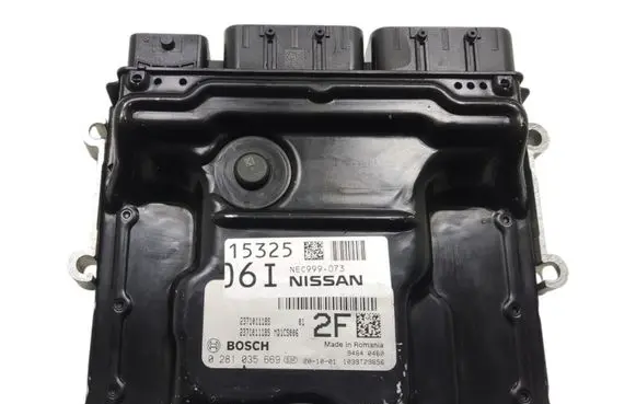 Nissan Qashqai Engine control unit/module ECU 237101118S 0281035669