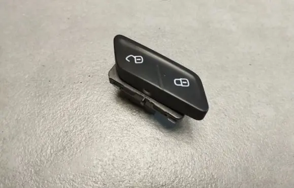 Volkswagen Golf VII Central locking switch button 5G0962125A