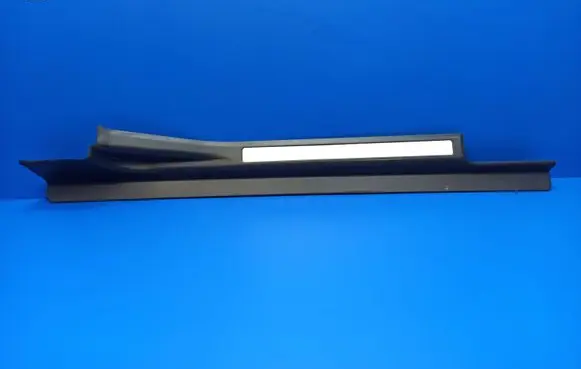 Mercedes-Benz C W203 Side skirt front trim A2036800835