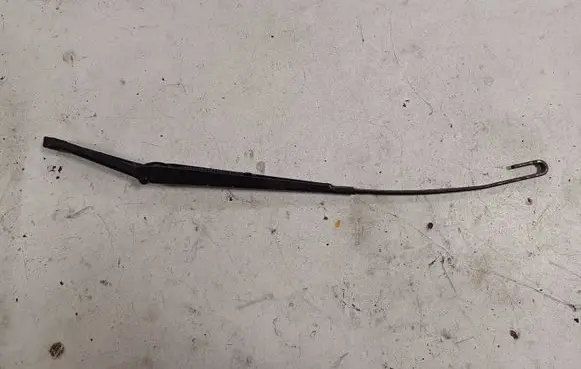 Opel Zafira A Front wiper blade arm 90582558