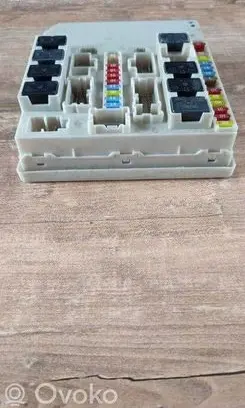 Renault Clio III Fuse module 233293F