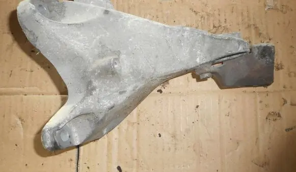 BMW 1 E82 E88 Engine mounting bracket 78191601