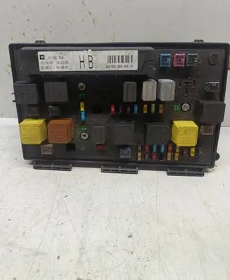 Opel Astra H Fuse module 13206754 5DK00866838