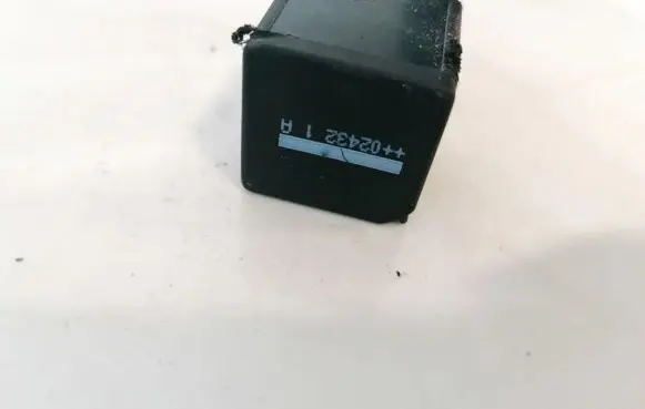Ford Mondeo Mk III Other relay 2s7t14b192aa v23136b1x66