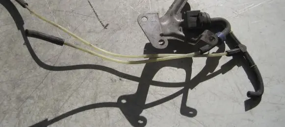 Mercedes-Benz S W221 Vacuum valve A2720100240