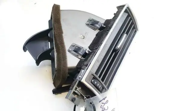 Audi A6 S6 C6 4F Dash center air vent grill 4f1820902b