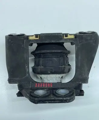 Engine mount bracket